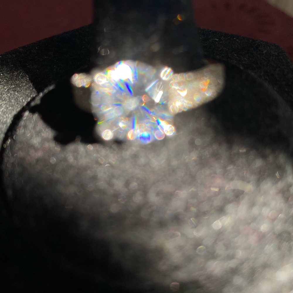 BEAUTIFUL BELLA LUCE RING - Picture 6 of 10